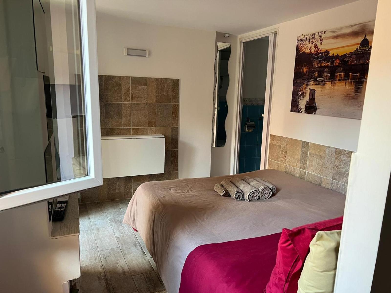 Monolocale Trastevere Locato Per Finalita Turistiche Roma Eksteriør bilde