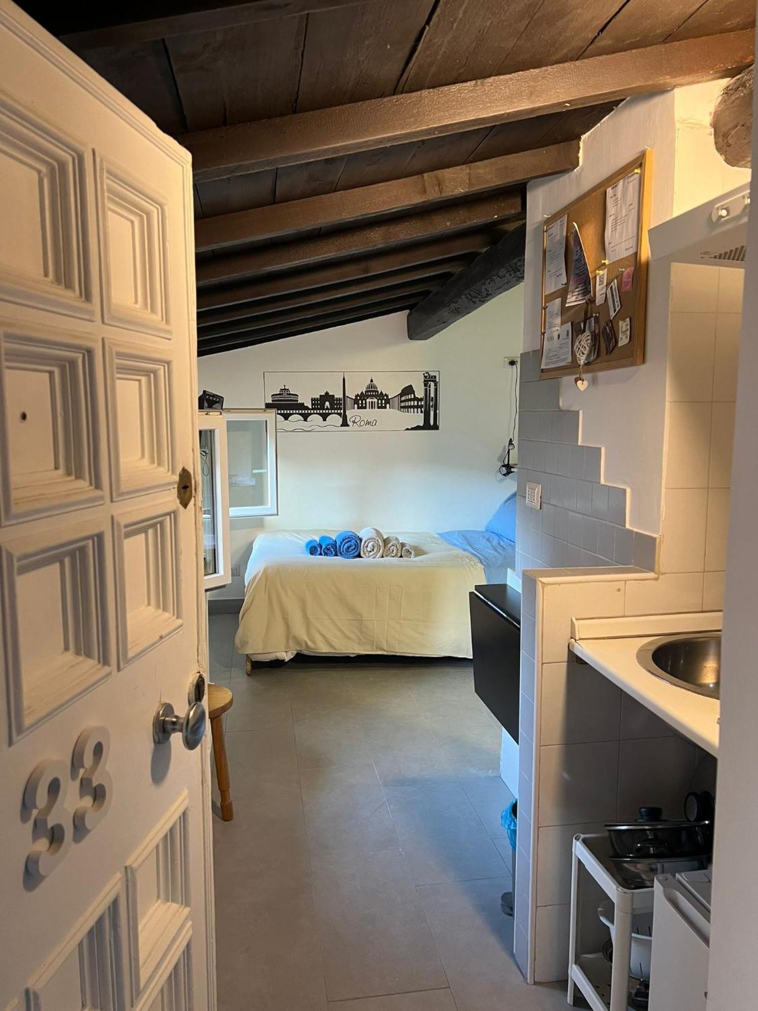 Monolocale Trastevere Locato Per Finalita Turistiche Roma Eksteriør bilde